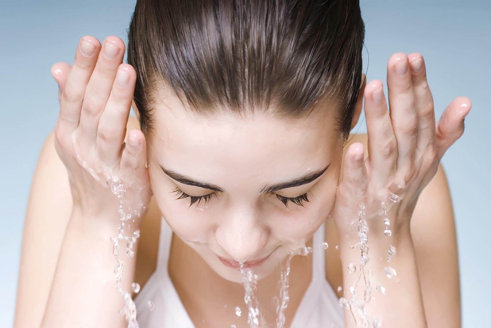 Rửa mặt – Bạn đã rửa mặt đúng cách để tốt cho da chưa ?
