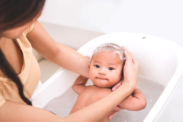 Trẻ sơ sinh – Cách chăm sóc trẻ từ 0-6 tháng bạn nên biết